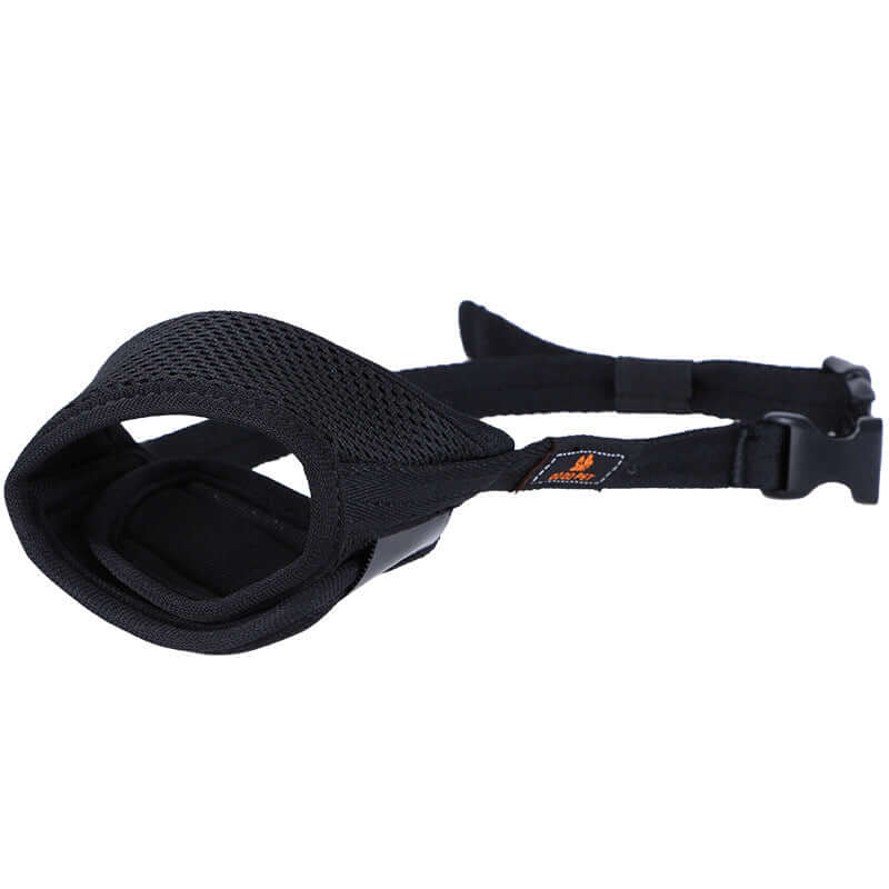 Adjustable dog muzzle in black, designed for comfort and safety for large Labrador dogs.